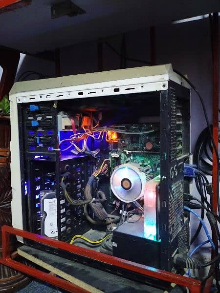 Gaming PC with accessories 1