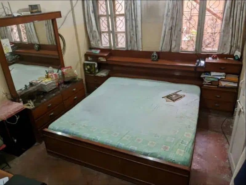 King size bed with dressing table 0