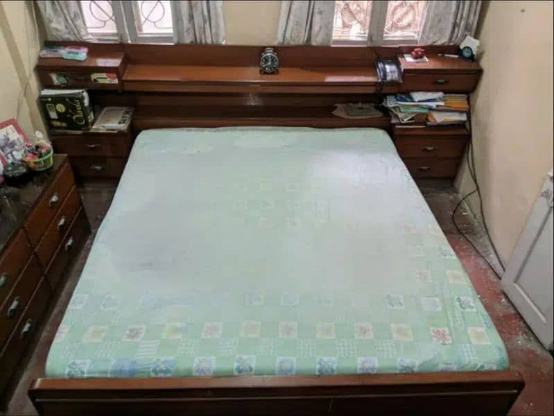 King size bed with dressing table 13