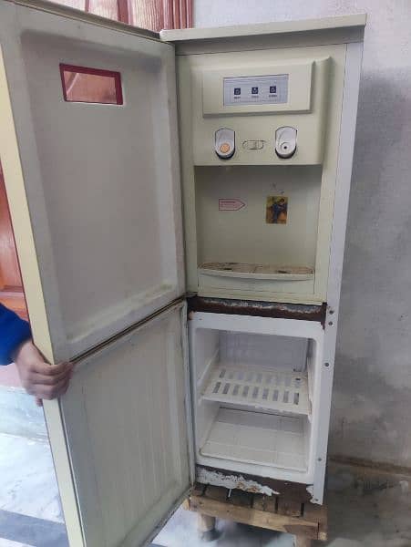 Haier Water Dispenser in a good condition 1