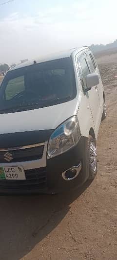 Family used wagonr white color