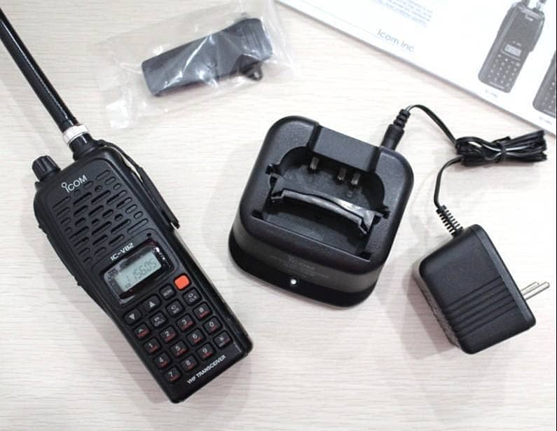 iCom v82 V_H_F Walkie Talkie Radio Portable FM Transceiver Long range 8