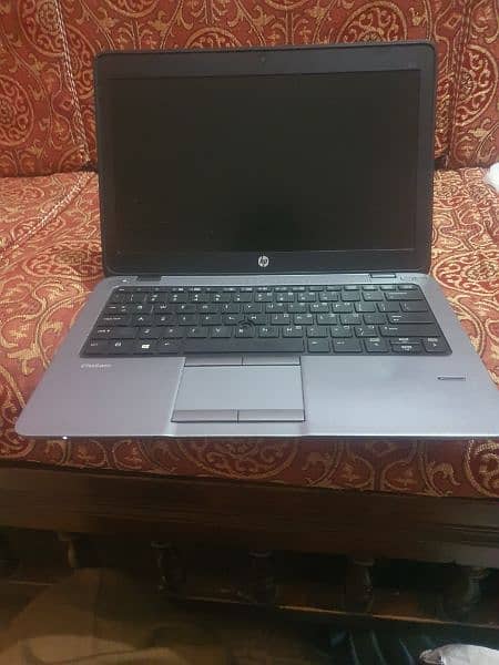 HP laptop 8