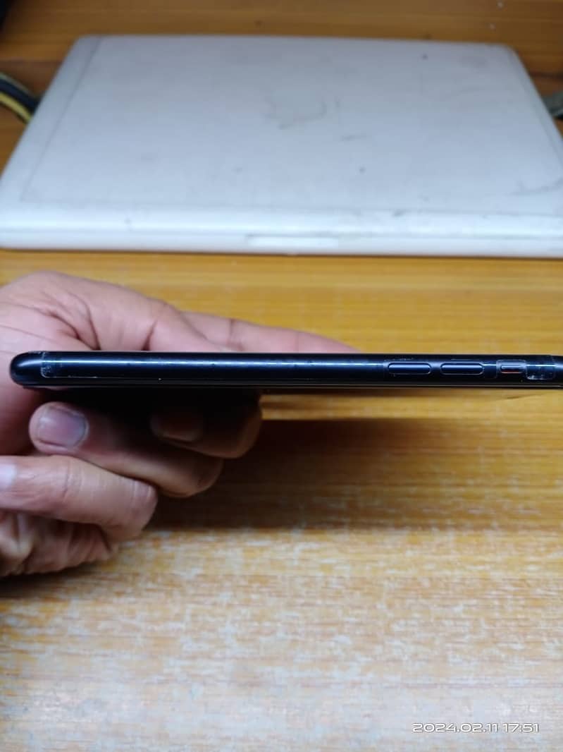 Iphone Xr (64gb) Factory Unlocked 3