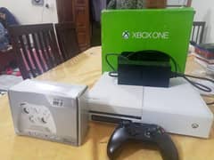 Xbox 1 special edition with all acessories and 1 extra pc controoler