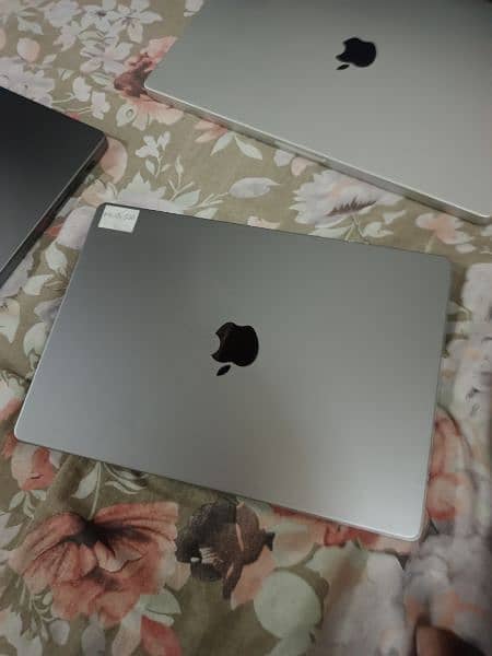 8 UNITS AVAILABLE MACBOOK PRO M1 LATE 2021 14 INCH 16GB RAM 512GB 11
