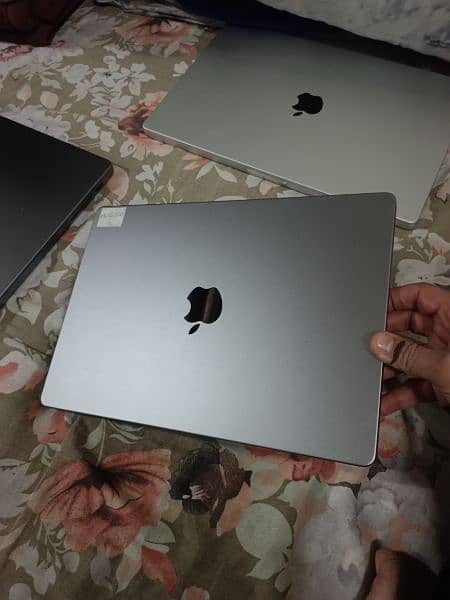8 UNITS AVAILABLE MACBOOK PRO M1 LATE 2021 14 INCH 16GB RAM 512GB 12