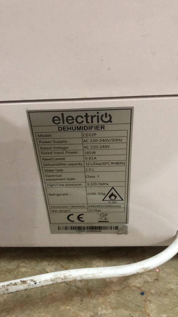 electriQ 12L Quiet Low-Energy Dehumidifier with Air Purifier 1