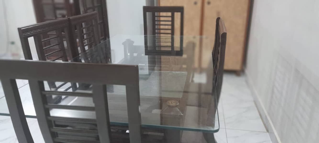 Fancy Dining Table 10/10 Condition 7