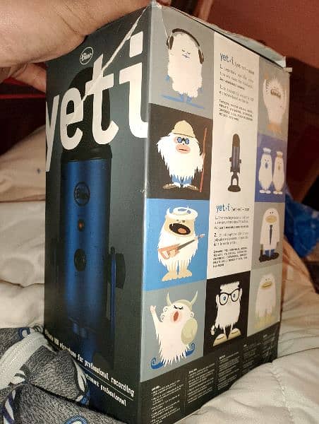 Blue yeti microphone 10/10 condition 2