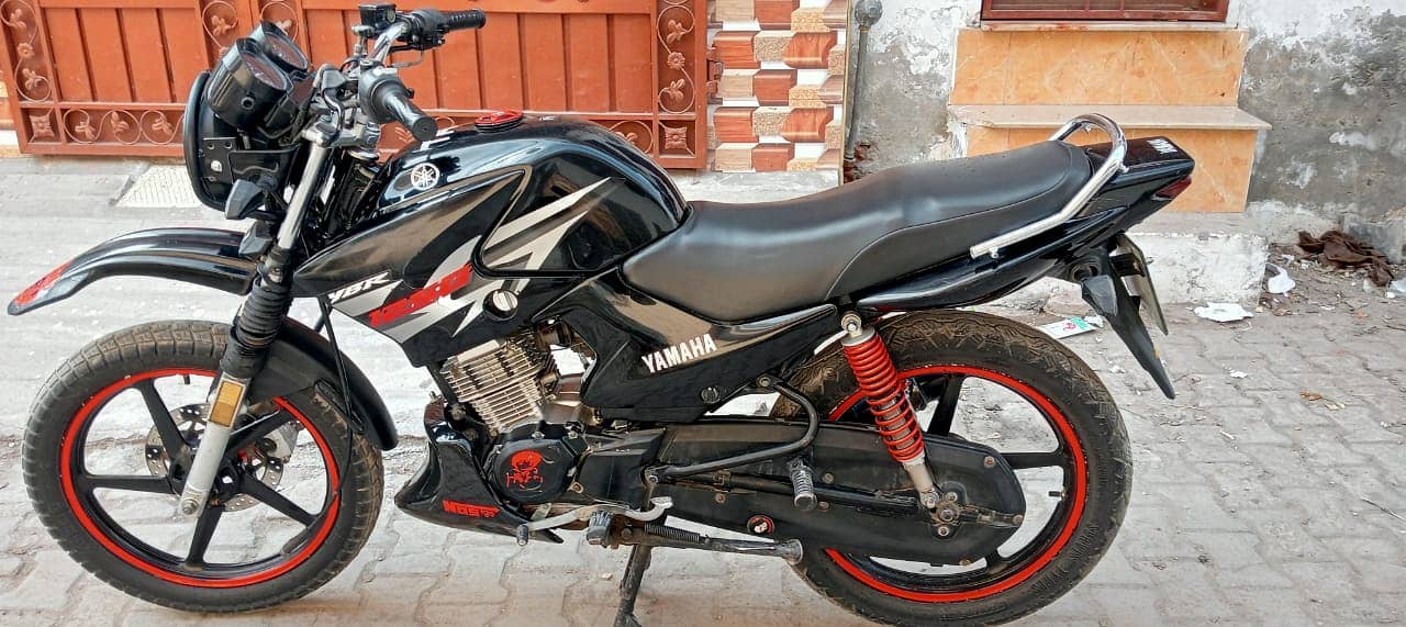 Yamaha Ybr 125G | Black Modified 0