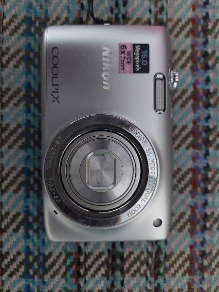 Nikon Coolpix S2700 Digital Camera (Silver) 1
