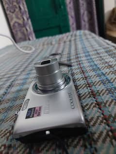Nikon Coolpix S2700 Digital Camera (Silver)
