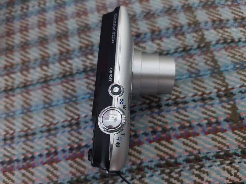Nikon Coolpix S2700 Digital Camera (Silver) 6