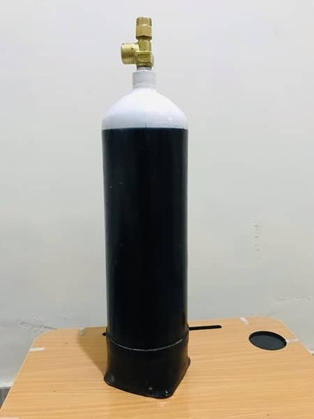 oxygen cylinder 0