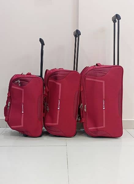 Duffel bags / Duffel trolly luggage 0