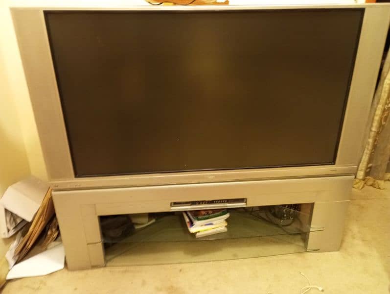 Hitachi projection tv 50 inch 3