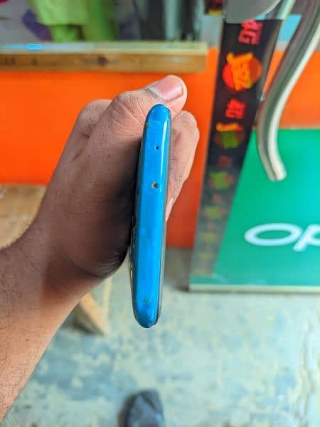 Redmi 9 4/64 Green back 8/10 screen white dot hai 3