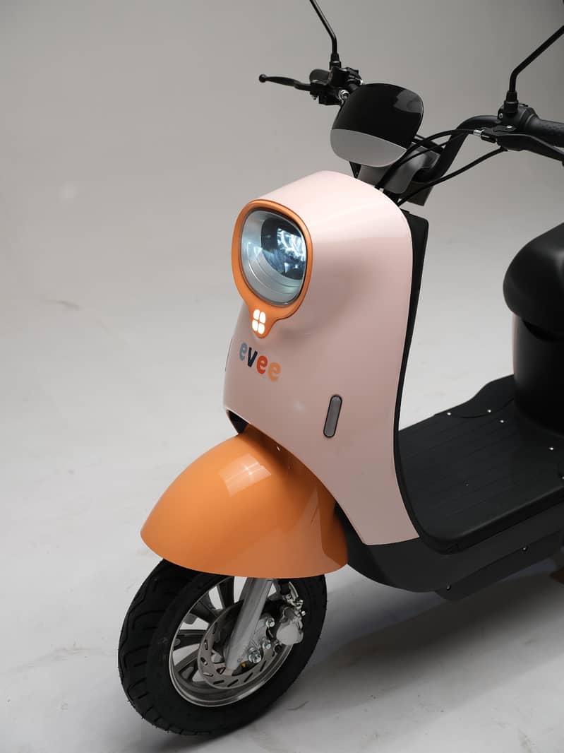 Evee Electric Scooty C1Air Better Than YJ future, Metro,JOLTA,UNITED 5