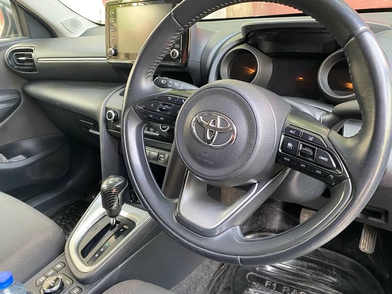 Toyota Yaris Cross Hybrid 10