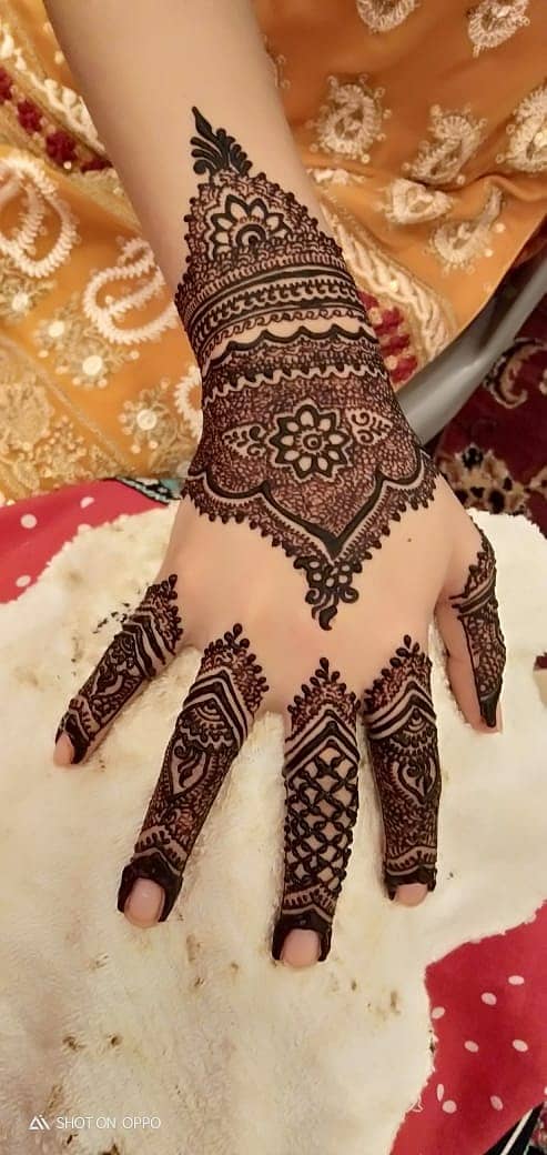 MEHNDI APPLICATION 5