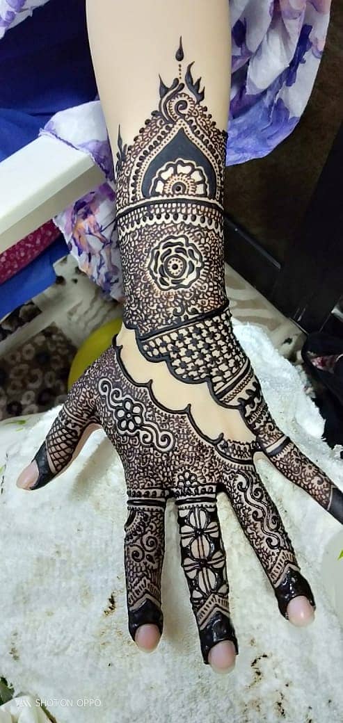 MEHNDI APPLICATION 9