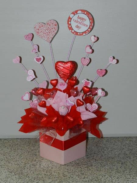 Valentine day bouquet, gift box and cards perfect for valentine 1