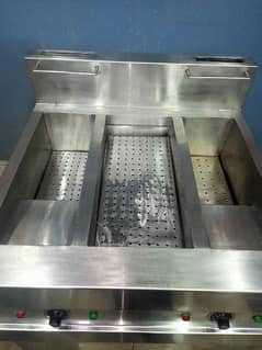 fryer machine almost new condition