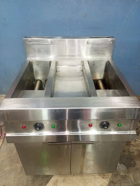 fryer machine almost new condition 4