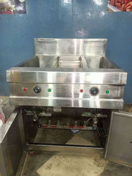 fryer machine almost new condition 5