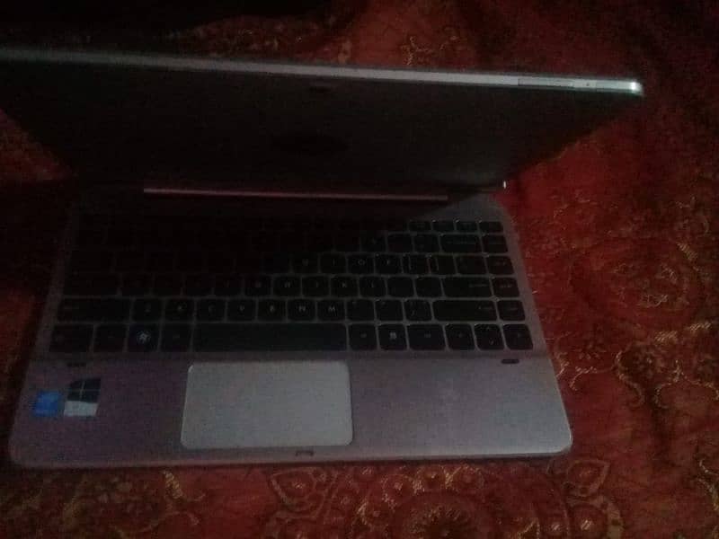 haire y11b laptop 1