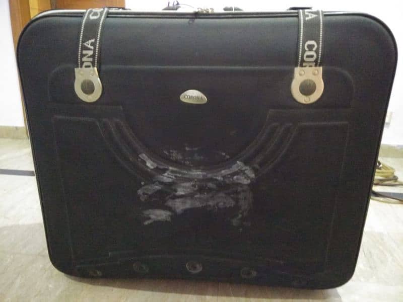 Suit Case| Extra Large |38 Kgs Capacity For Sale 0