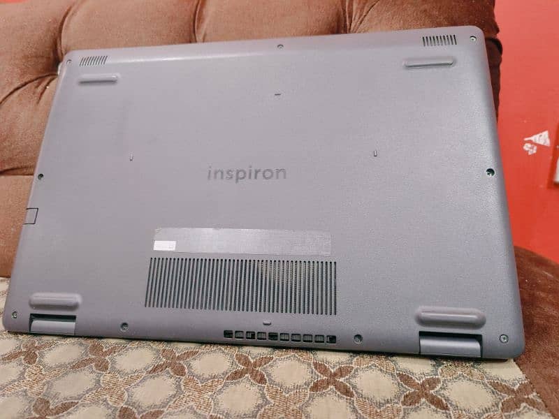 Dell Inspiron 15 3000 Single handed used 1