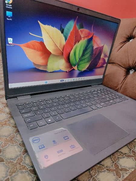 Dell Inspiron 15 3000 Single handed used 10