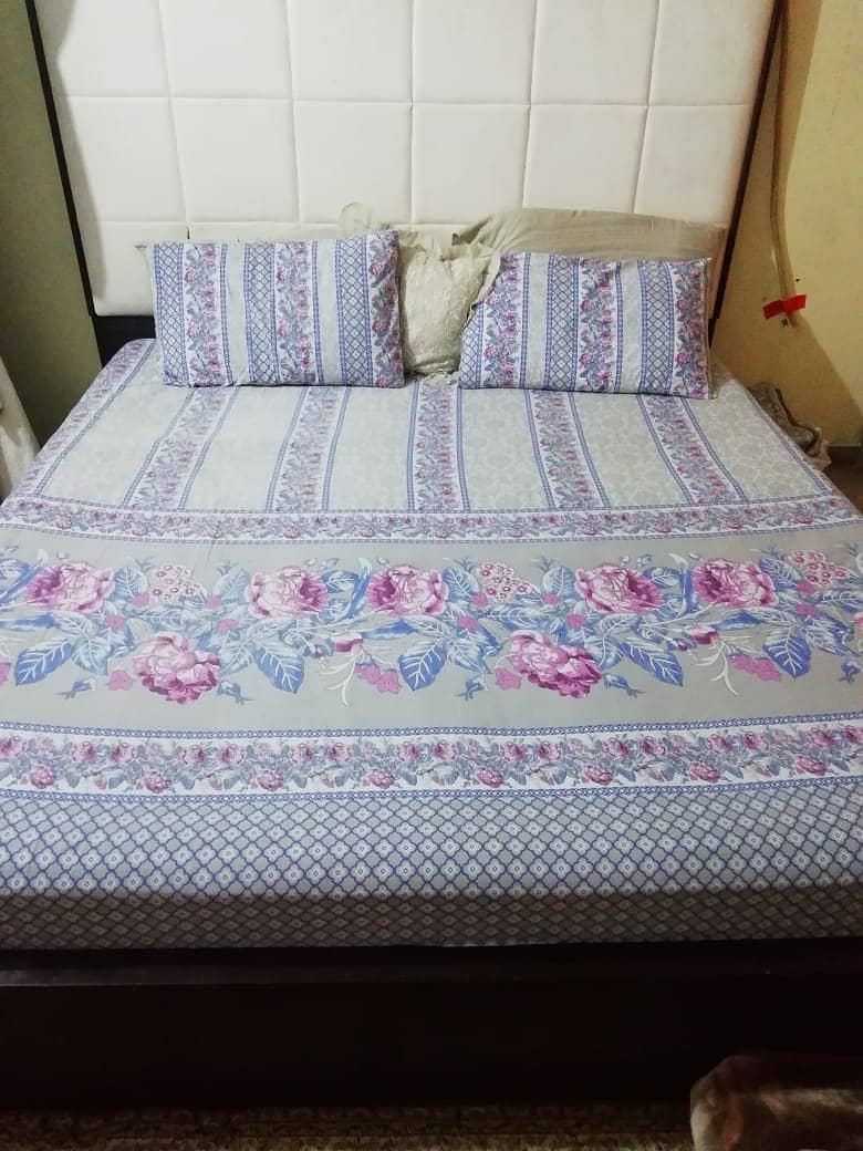 Stylish Double Bed With Side Draws 6