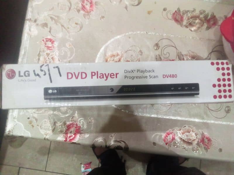 LG DVD player DV480 1