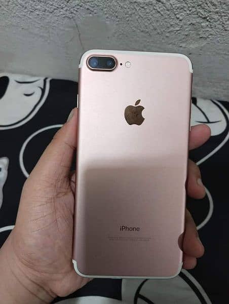 iPhone 7 plus 128gb complete box my WhatsApp number 03489336983 3