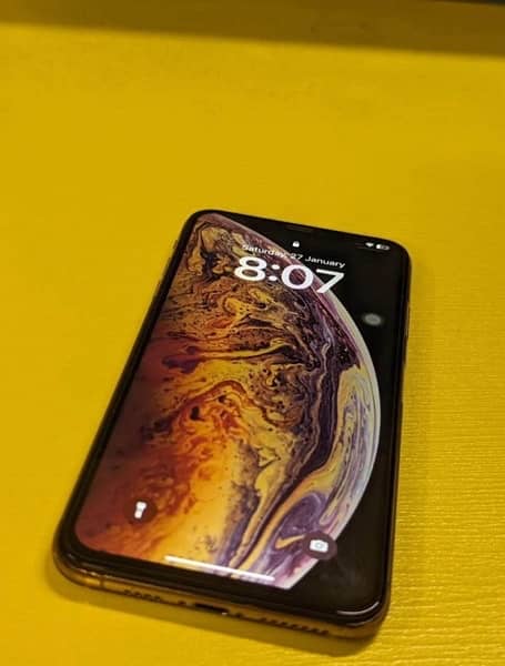 iPhone XS Max, non pta, Waterpack, airlock, FU, 10/10, gold color 3