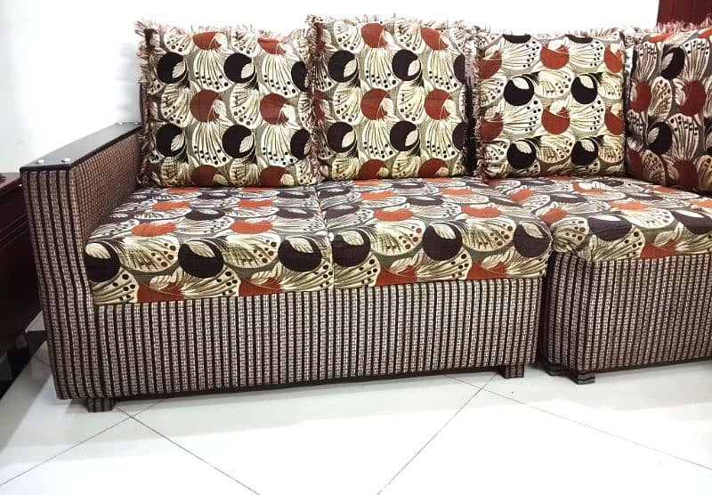 L Shaped Sofa with Couch and Dewan. 1
