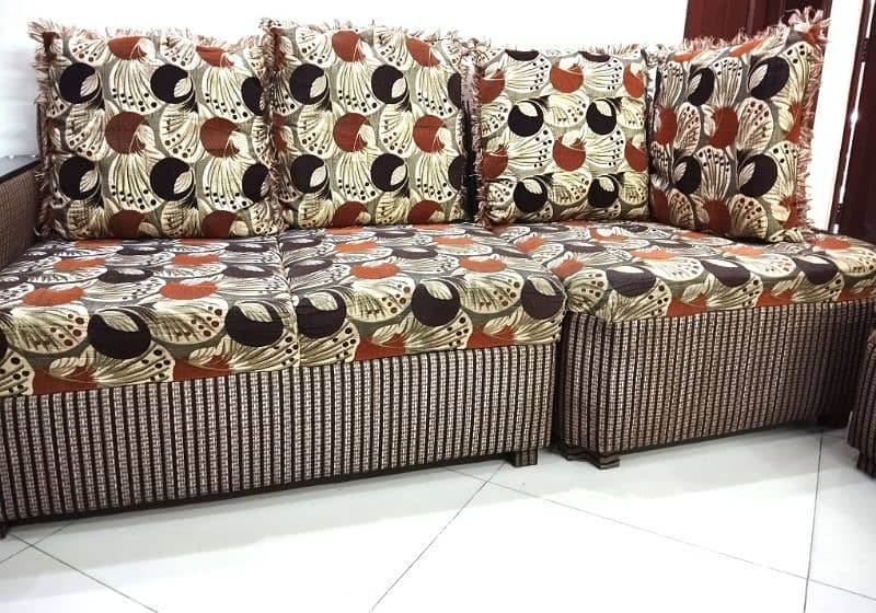 L Shaped Sofa with Couch and Dewan. 4