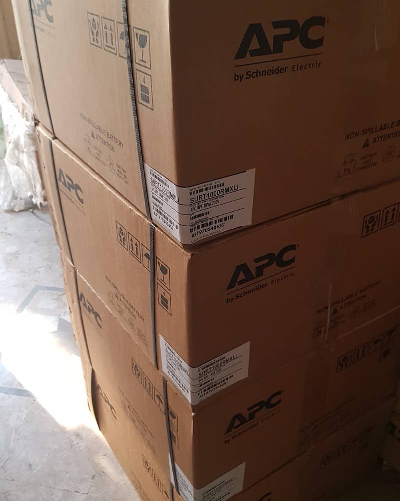 original apc 3kva (2700 watts) Rack Mounted 2