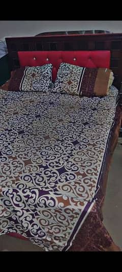 QUEEN BED FOR SALE with mattress