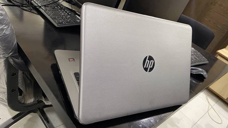 Hp Pavilion 17 ( 7th Gen) 8GB/256SSD 2