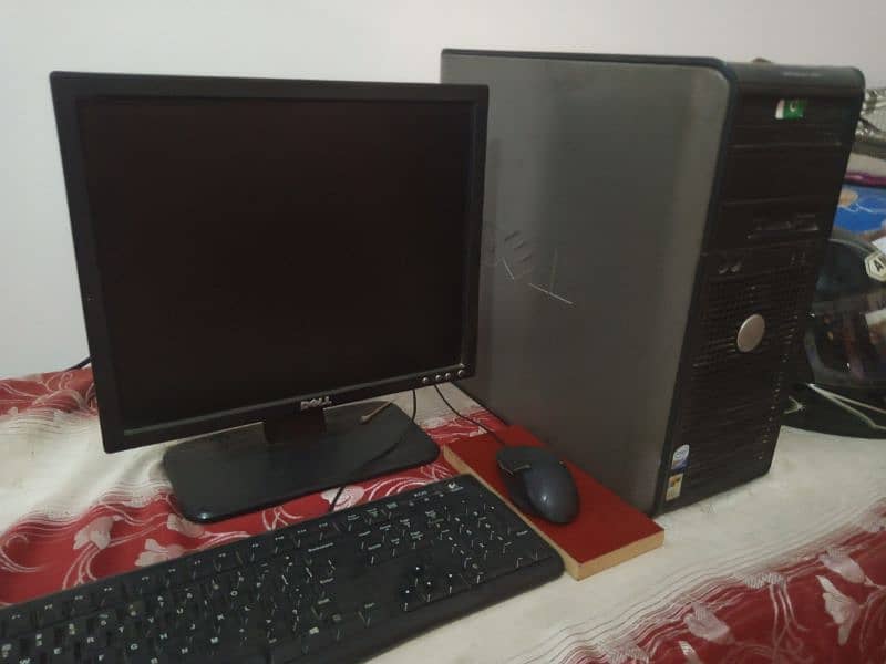 computer in multan full 14000& LCD 18 inch Dell 4000 core2do 4