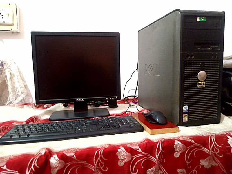 computer in multan full 14000& LCD 18 inch Dell 4000 core2do 5