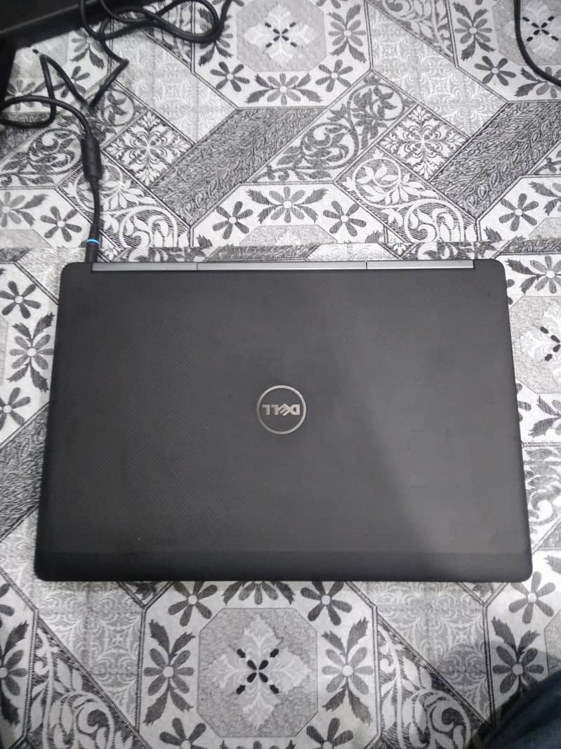 Graphic laptop Dell 7510 2gb quadro m1000m corei7 6820hq 16gb 256ssd. 0