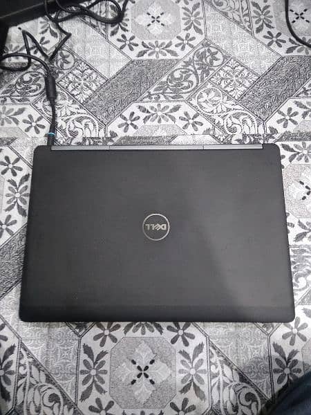Graphic laptop Dell 7730 with 8gbquadro p4200 corei7 8850h 16gb 512ssd 0