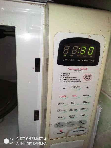 used oven good condition contact 03333461051 3