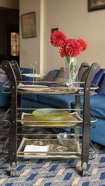 Tea trolley in black and chrome color for sale 1