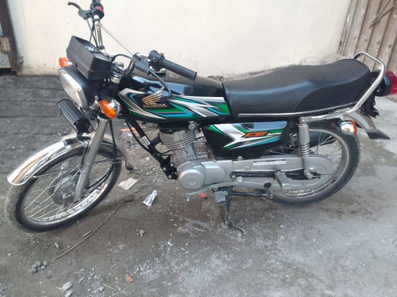 honda 125 2023 model 10,500 km driven 4